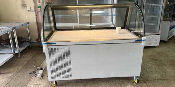 Display chiller